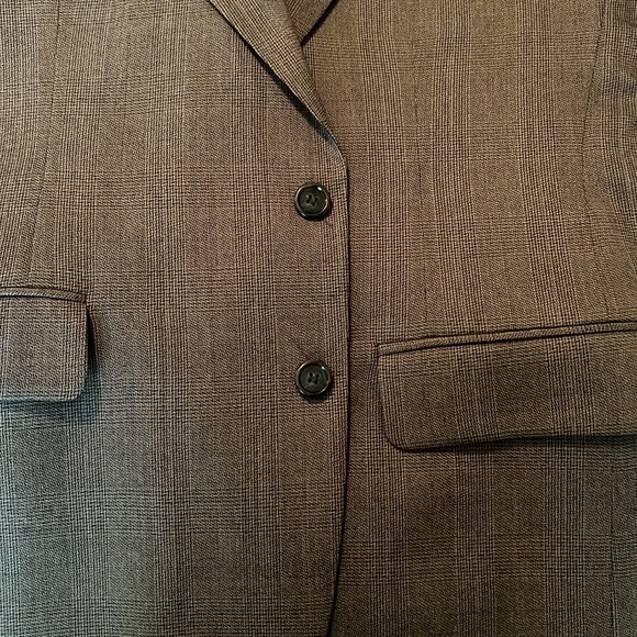 Pant and blazer suit set. Pant size 36x29. Blazer size large - Picture 2 of 4